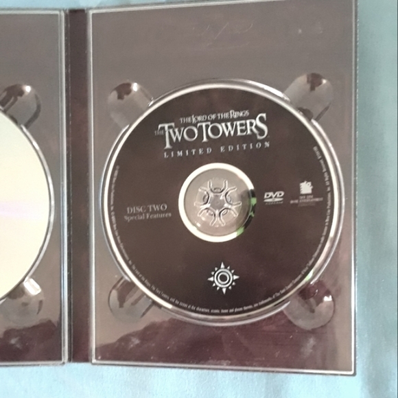 The Lord Of The Rings The Two Towers - Two Set DVD - Picture 3 of 6